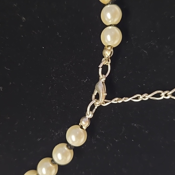 🌷3/$25 Elegant Faux Pearl and Onyx Necklace - Picture 4 of 6